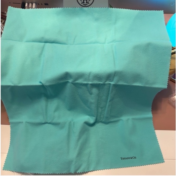 Out of production @Tiffany & Co. Polishing Cloth - Picture 4 of 4
